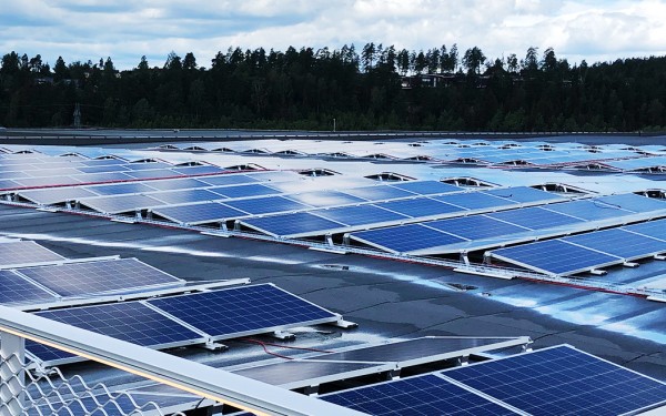 solcelleanlegg på tak