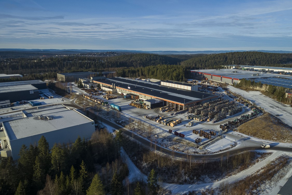 Dronofoto av Nexans-fabrikk på Langhus